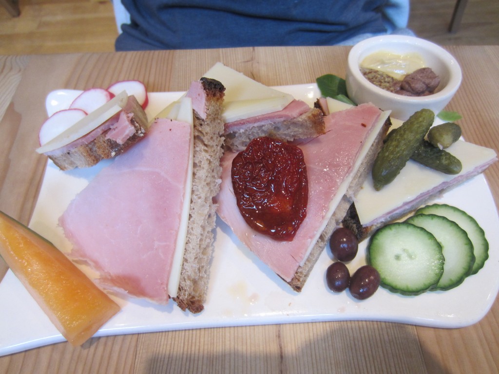 Le Pain Quotidien Hame & Cheese Tortine