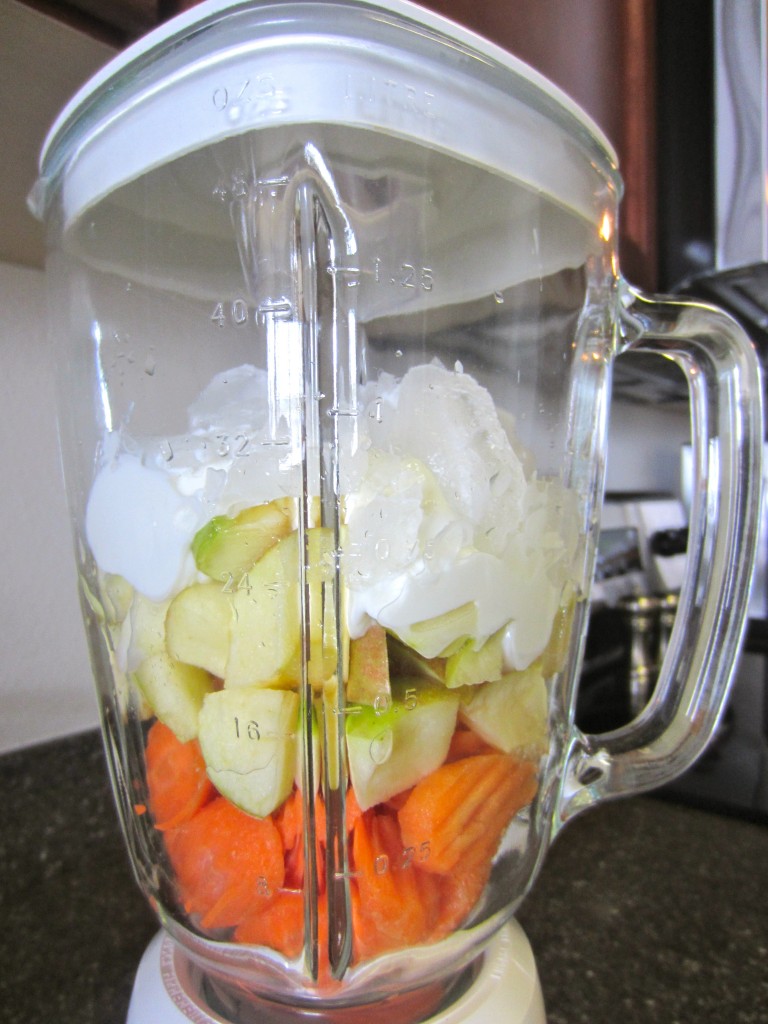 Carrot and apple smoothie ingredients